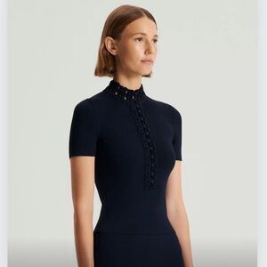 Crepe knit daisy short sleeve top